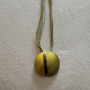 Vintage Yellow-Green Round Pendant Necklace